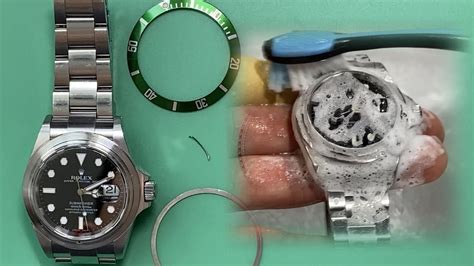 how to remove bezel rolex submariner|rolex submariner bezel size.